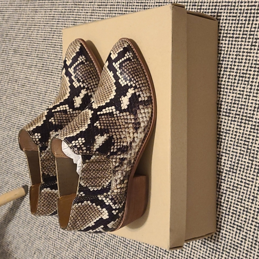 Madewell Chelsea Boots